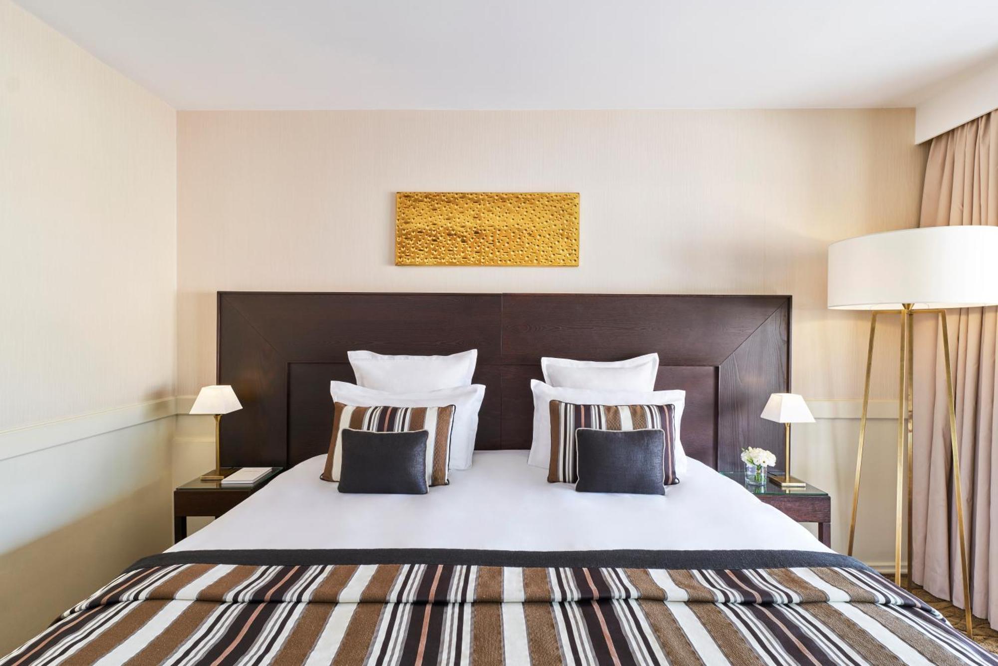Deluxe Room City View Terrace